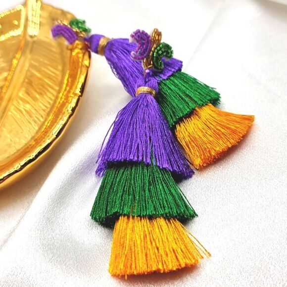 New FLEUR DE LIS Mardi Gras fringe tassle dangle earrings - Picture 4 of 7
